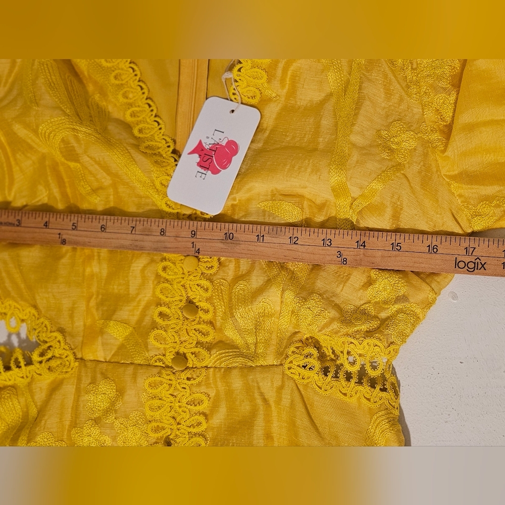 L'ATISTE Short Button Dress Color Yellow Size Medium - Picture 10 of 12